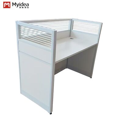 Moderne Holzschreibtische mit Glasbildschirmen für Büroarbeitsplätze